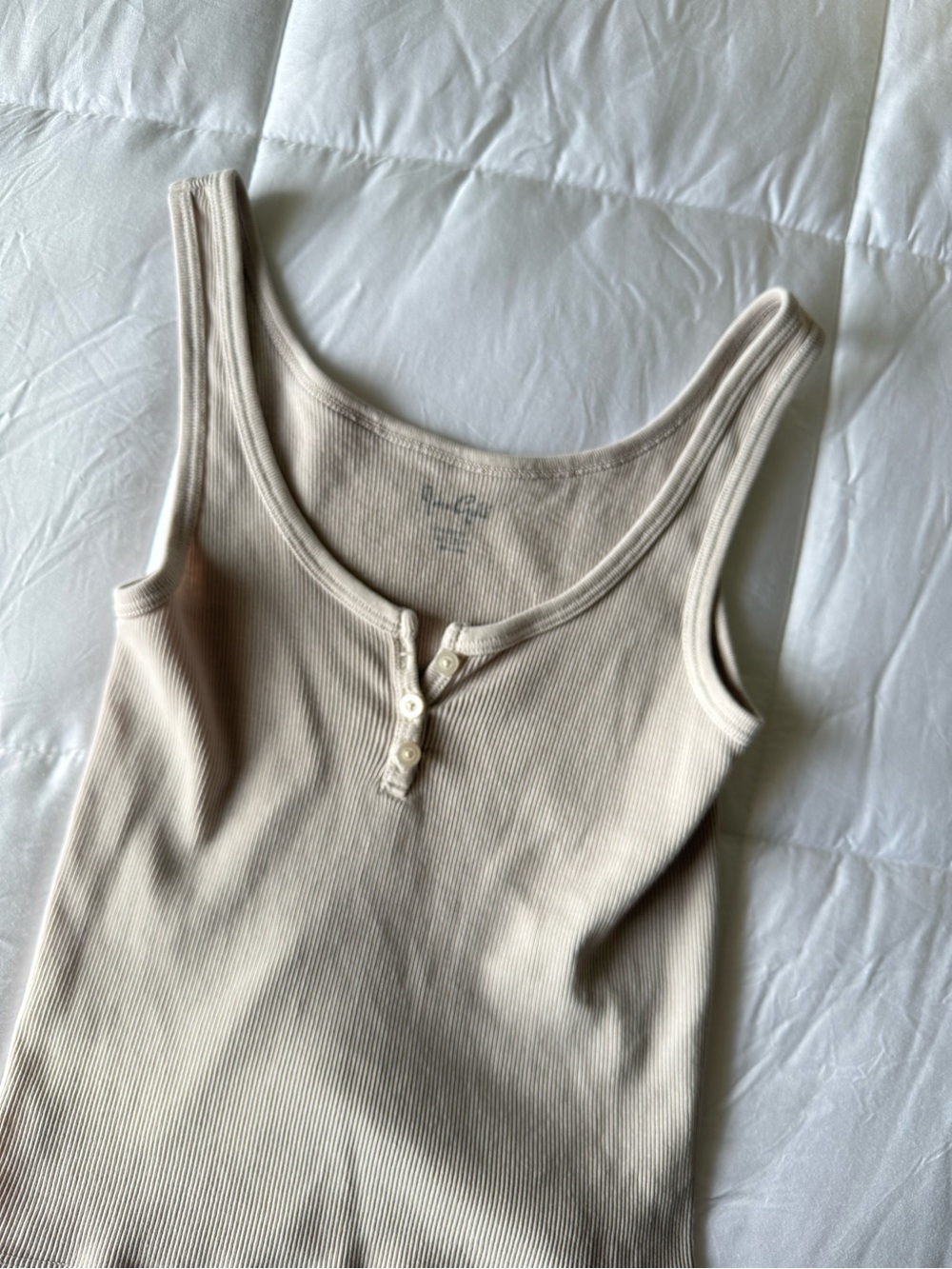 Brandy Melville White Ribbed Scoop Tank - Picture 2 of 2